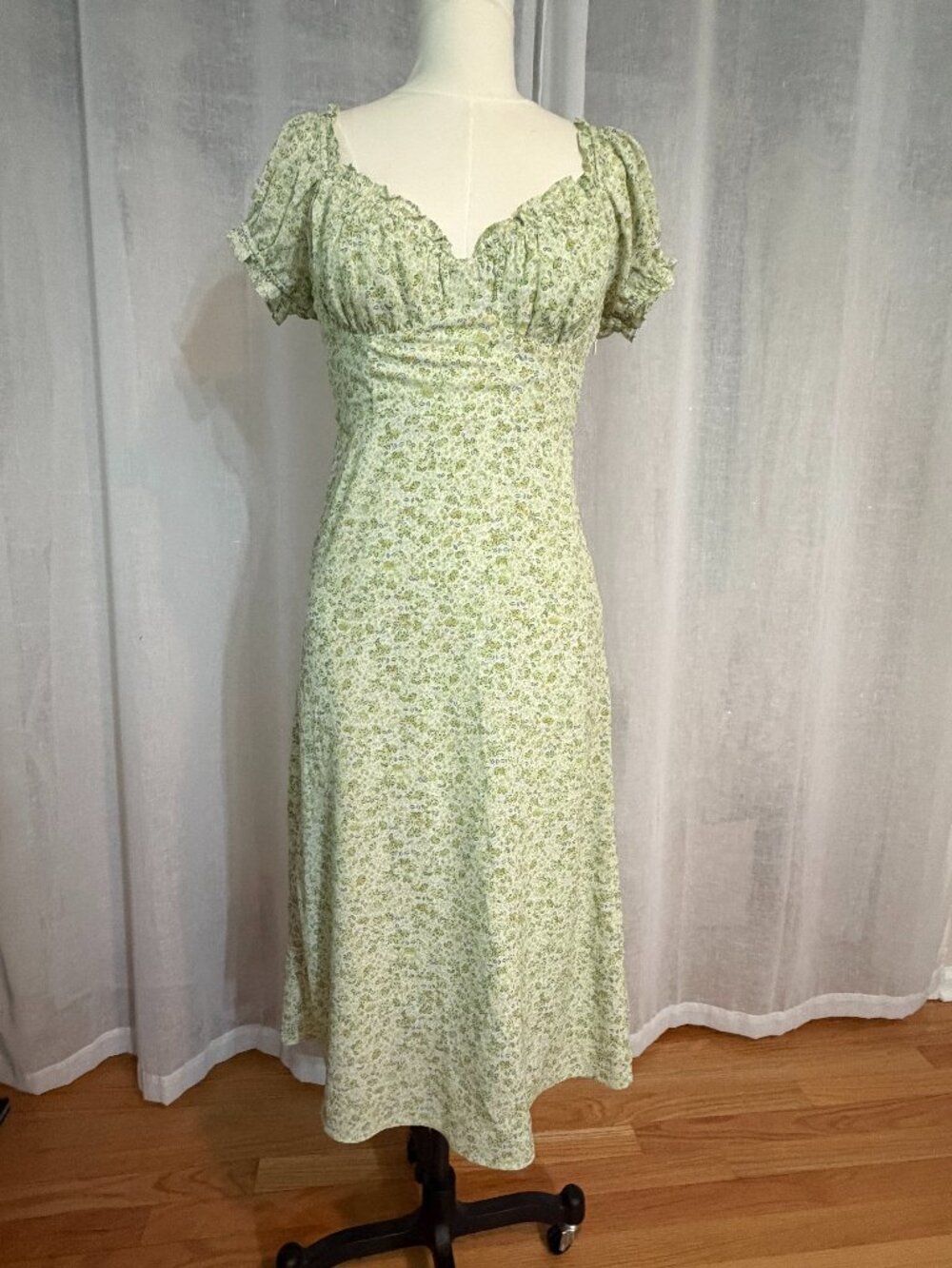 Rue Sophie Green Ditsy Floral Puff Sleeve Midi Dress